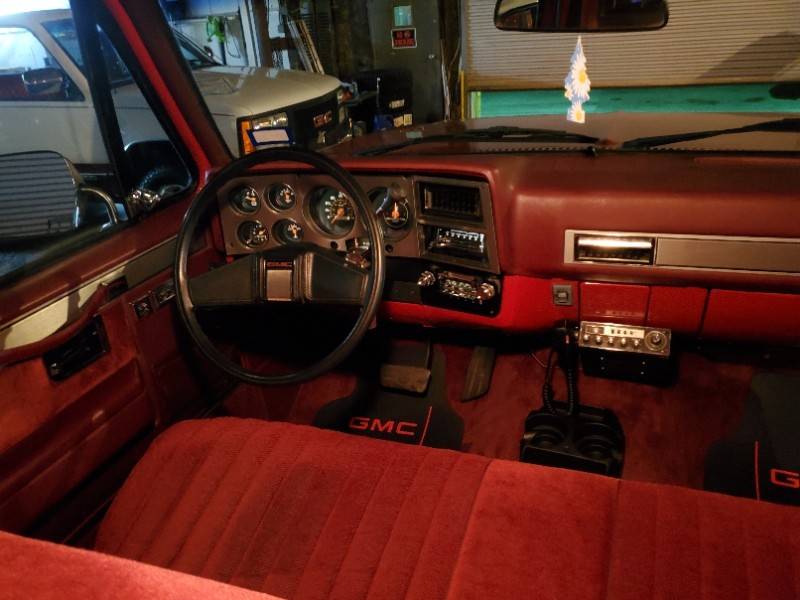 Gmc-square-body-sierra-classic-1985-red-21