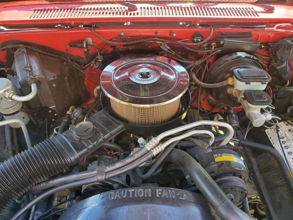 Gmc-square-body-sierra-classic-1985-red-22