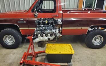 Gmc-square-body-sierra-classic-1985-red-23