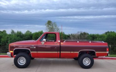 Gmc-square-body-sierra-classic-1985-red-8