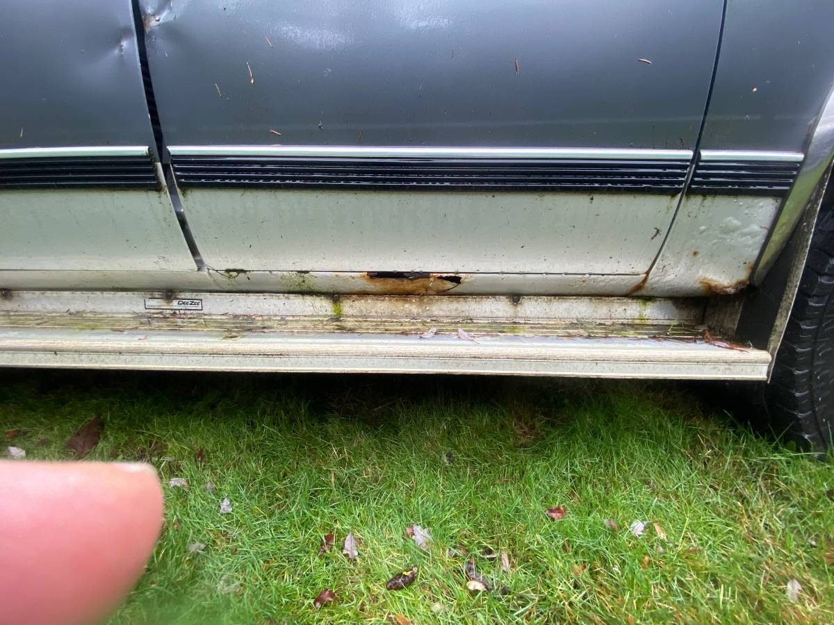 Gmc-suburban-1500-1990-silver-2