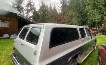 Gmc-suburban-1500-1990-silver-5