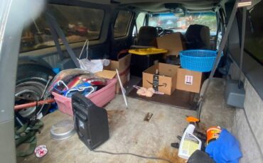 Gmc-suburban-1500-1990-silver-6