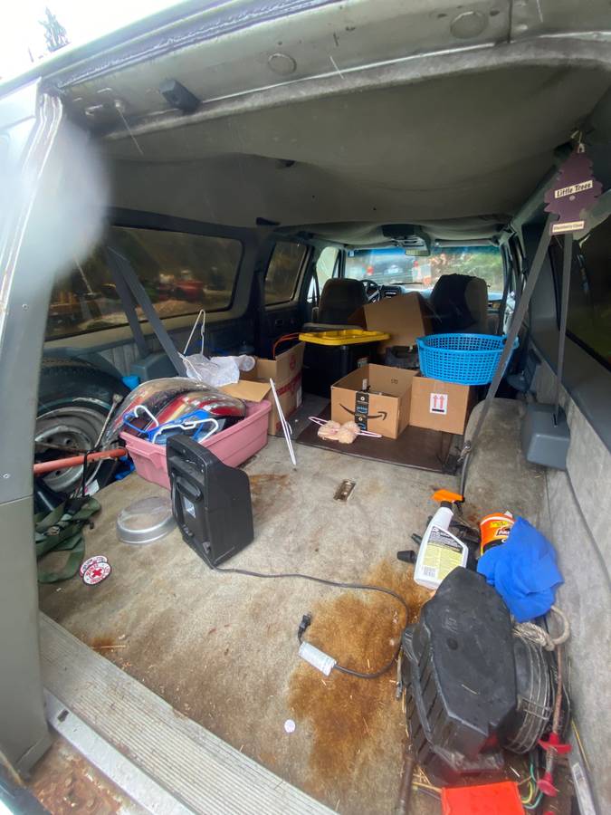 Gmc-suburban-1500-1990-silver-6