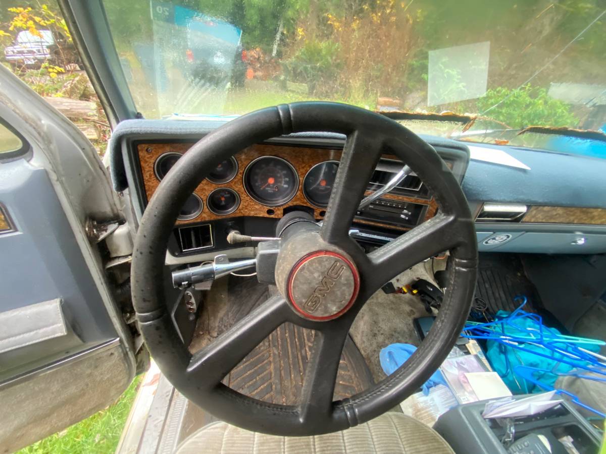 Gmc-suburban-1500-1990-silver-7