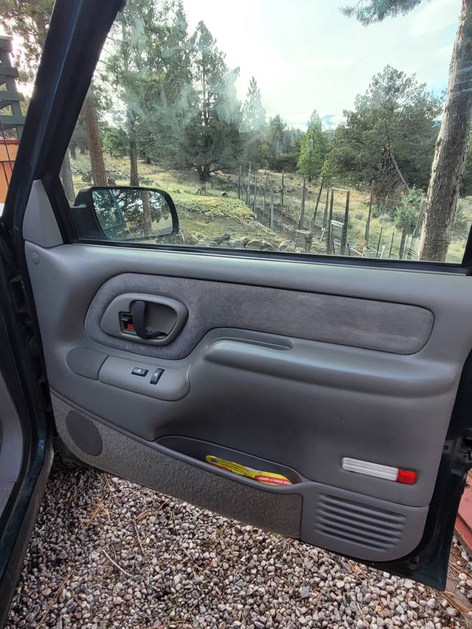 Gmc-suburban-1995-green-10