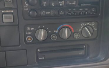 Gmc-suburban-1995-green-11