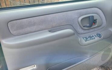 Gmc-suburban-1995-green-13