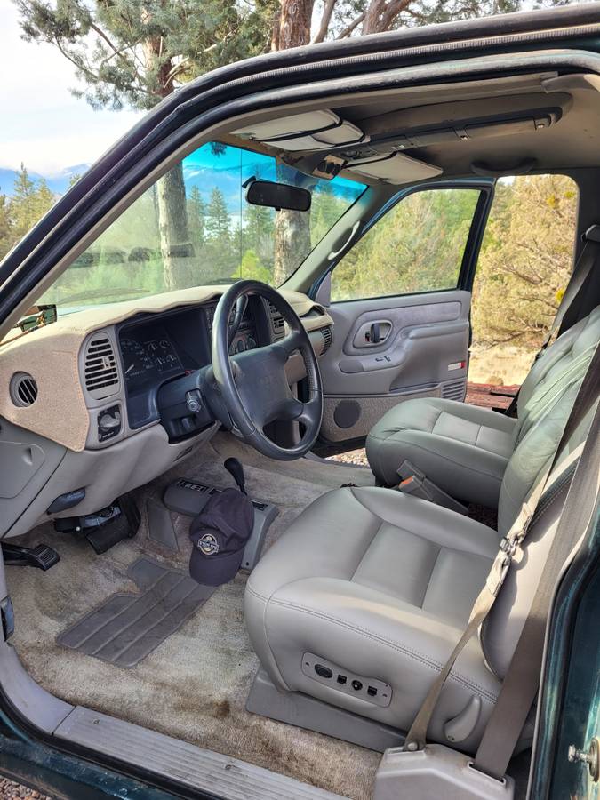 Gmc-suburban-1995-green-14