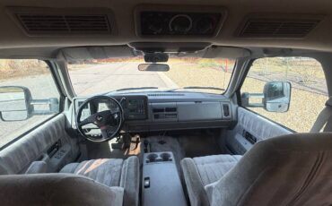 Gmc-suburban-34-ton-nominal-1993-10