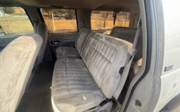 Gmc-suburban-34-ton-nominal-1993-33