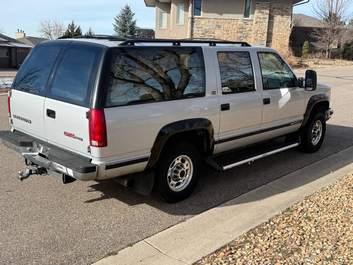 Gmc-suburban-34-ton-nominal-1993-40