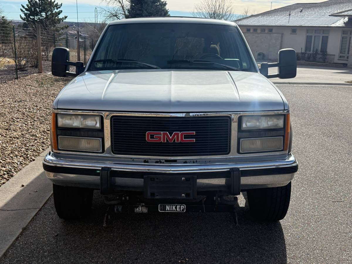 Gmc-suburban-34-ton-nominal-1993-5