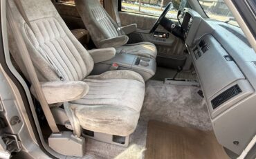 Gmc-suburban-34-ton-nominal-1993-60