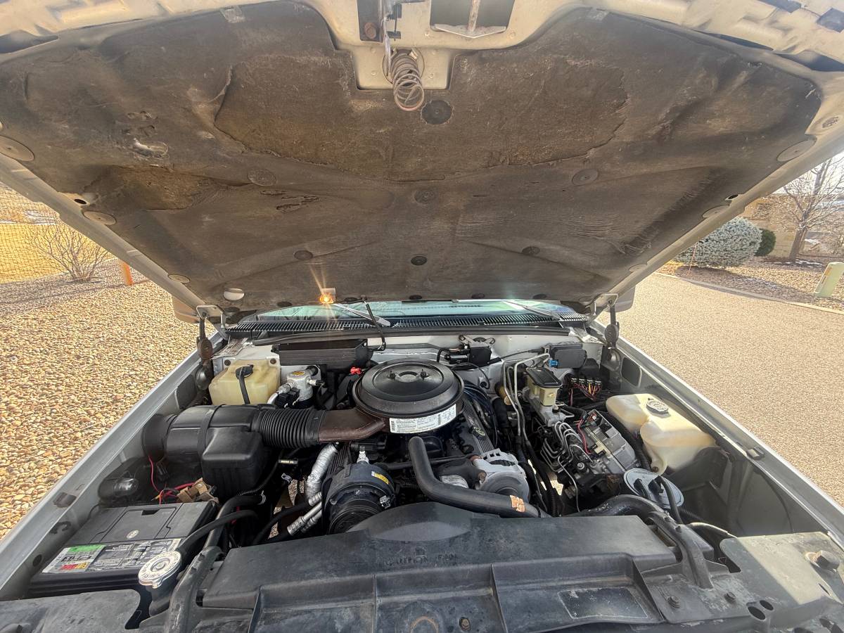 Gmc-suburban-34-ton-nominal-1993-68