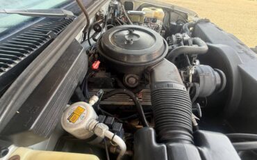 Gmc-suburban-34-ton-nominal-1993-69