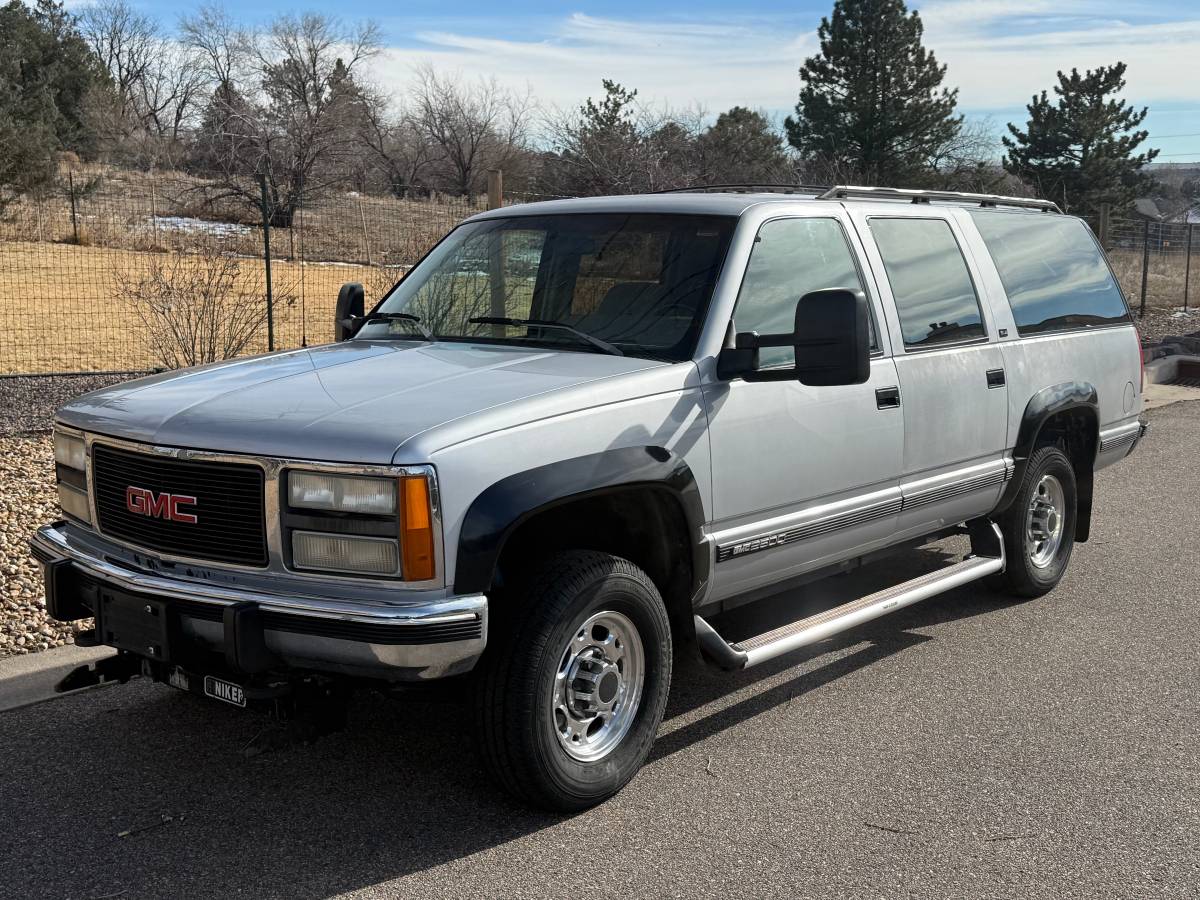 Gmc-suburban-34-ton-nominal-1993-7