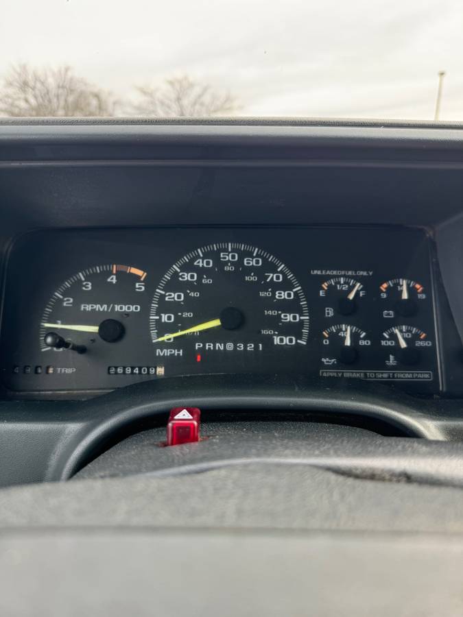 Gmc-suburban-34-ton-nominal-1995-11