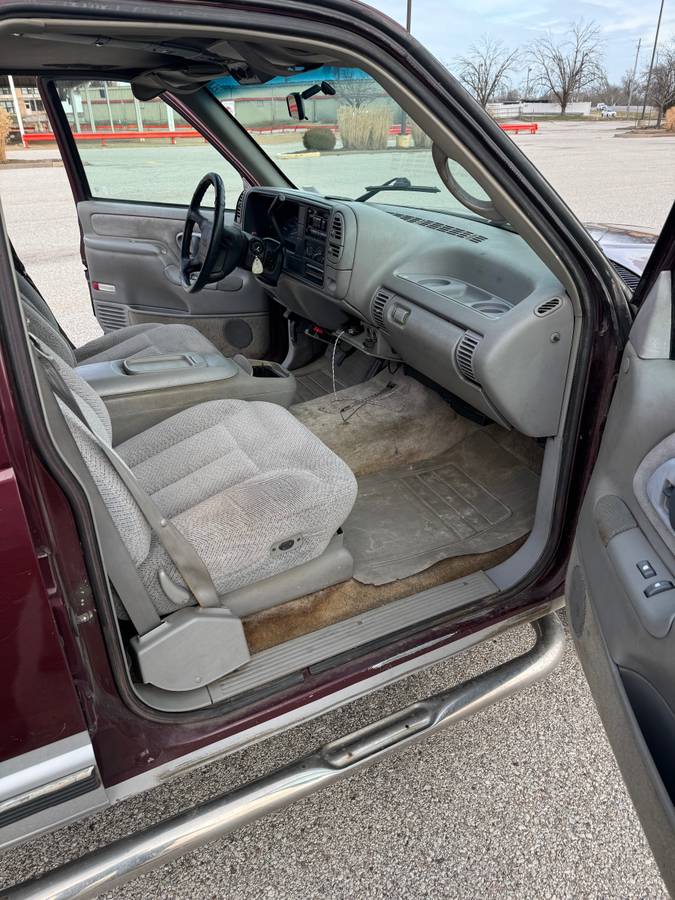 Gmc-suburban-34-ton-nominal-1995-18