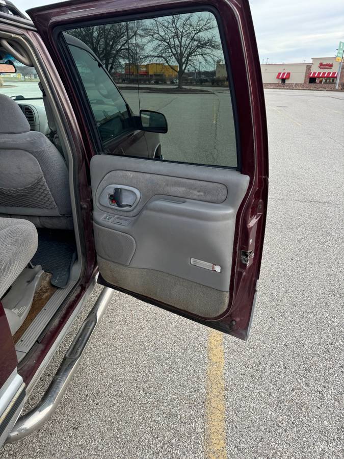 Gmc-suburban-34-ton-nominal-1995-19