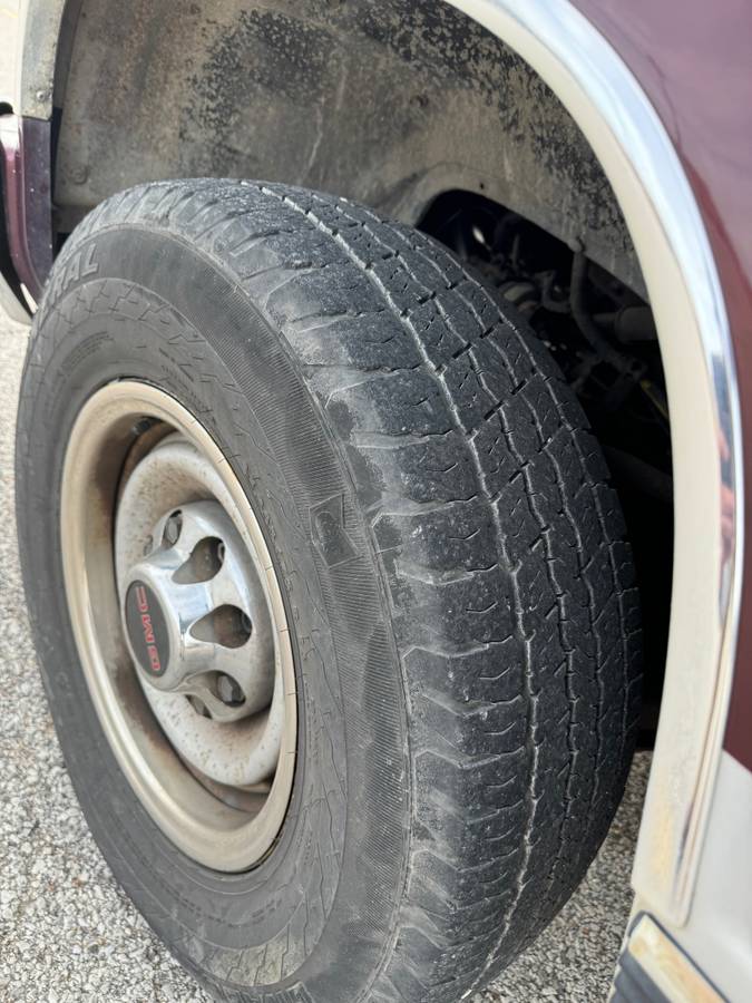 Gmc-suburban-34-ton-nominal-1995-4