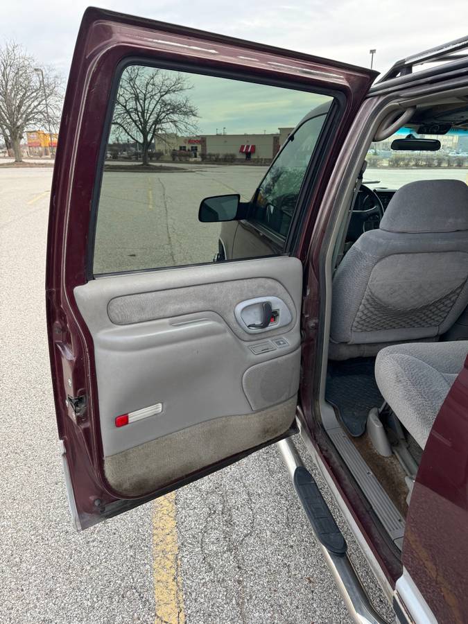 Gmc-suburban-34-ton-nominal-1995-7