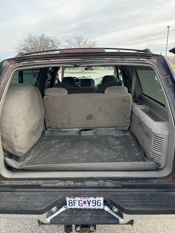 Gmc-suburban-34-ton-nominal-1995-9