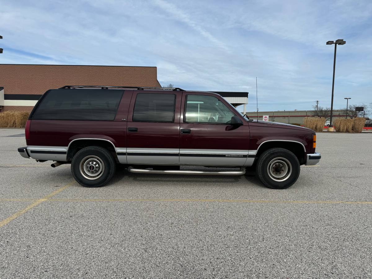 Gmc-suburban-34-ton-nominal-1995