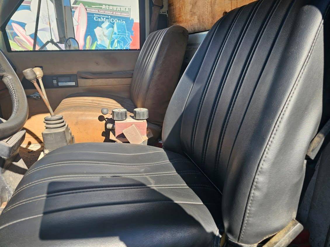 Gmc-topkick-diesel-1992-white-2