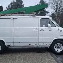 Gmc-vandura-1987-white-1