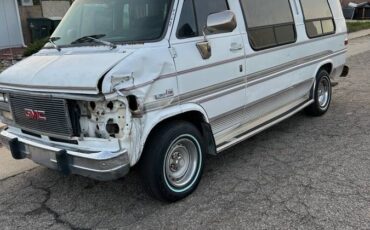 Gmc-vandura-2500-1993-white