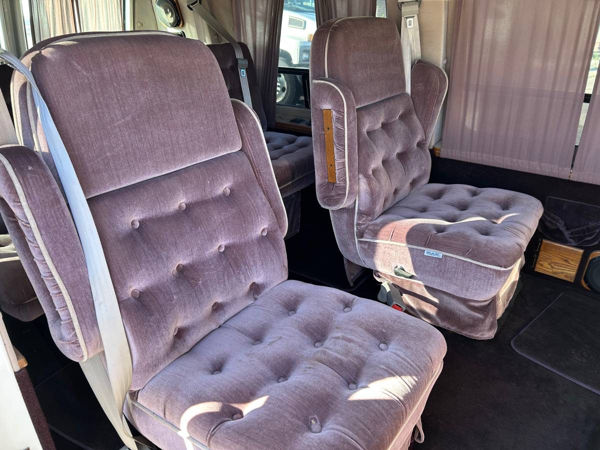 Gmc-vandura-2500-1993-white-4