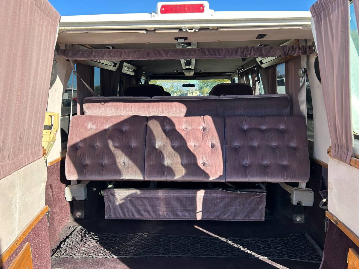 Gmc-vandura-2500-1993-white-7