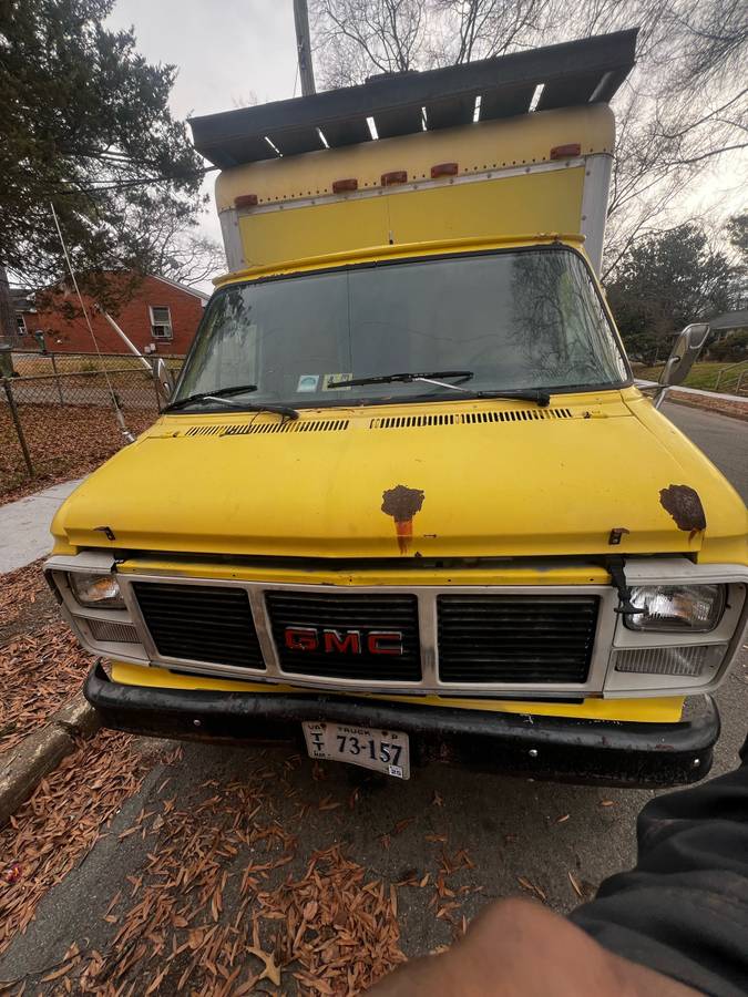 Gmc-vandura-3500-1987-yellow-1