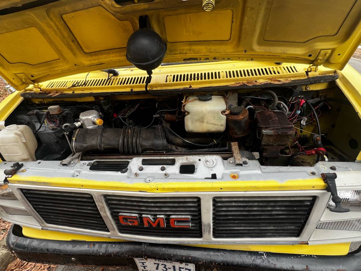 Gmc-vandura-3500-1987-yellow-12