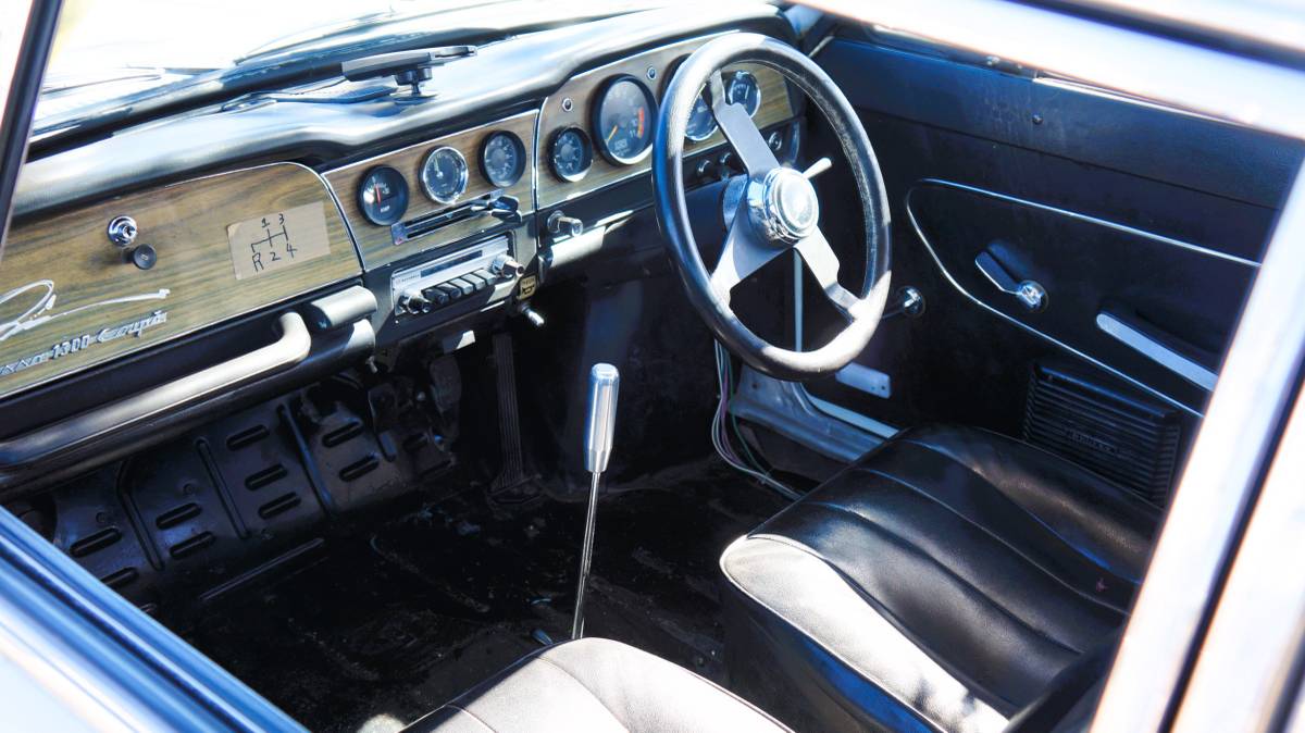 Hino-contessa-1967-white-17