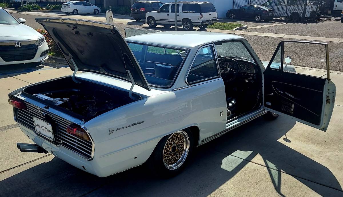 Hino-contessa-1967-white-9