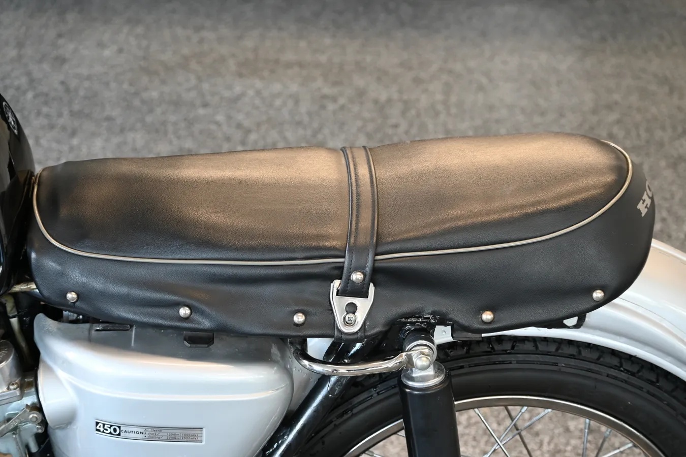 Honda-Cb-1966-Black-Black-13