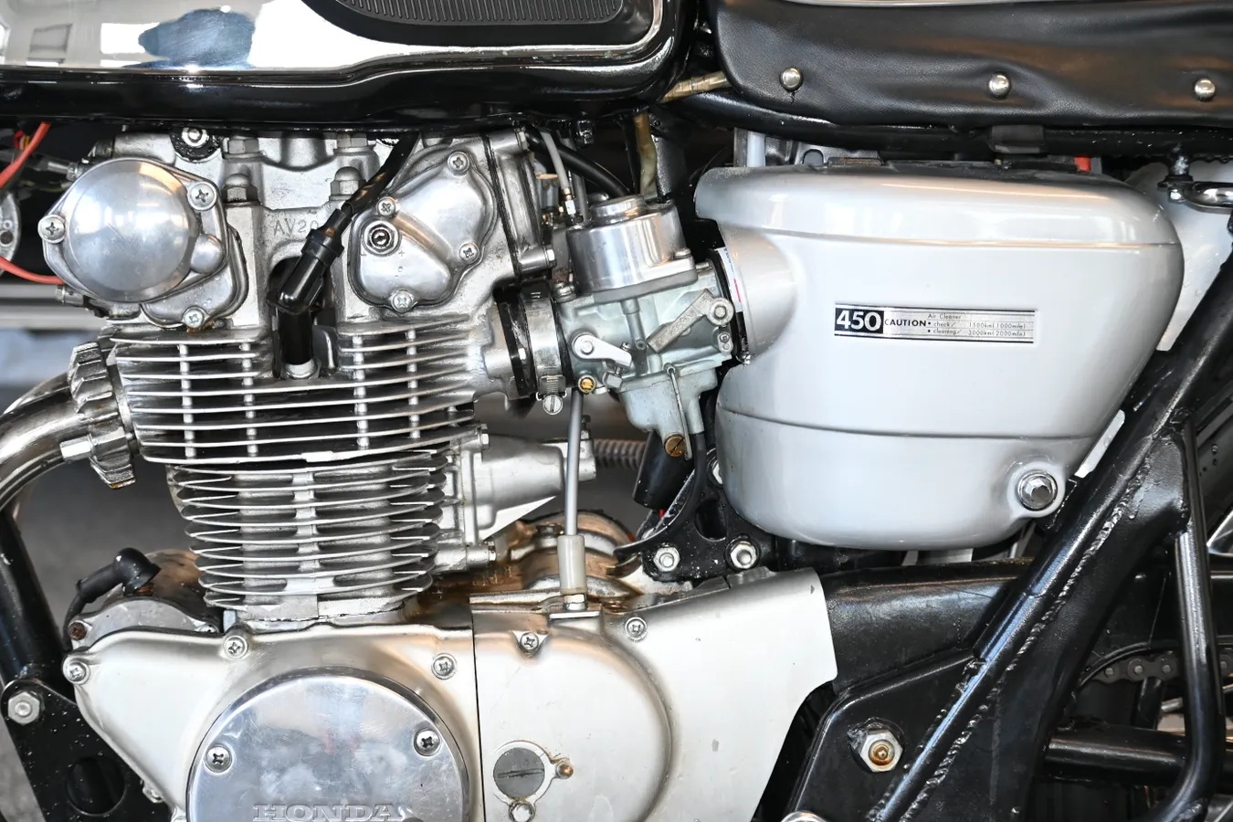 Honda-Cb-1966-Black-Black-14