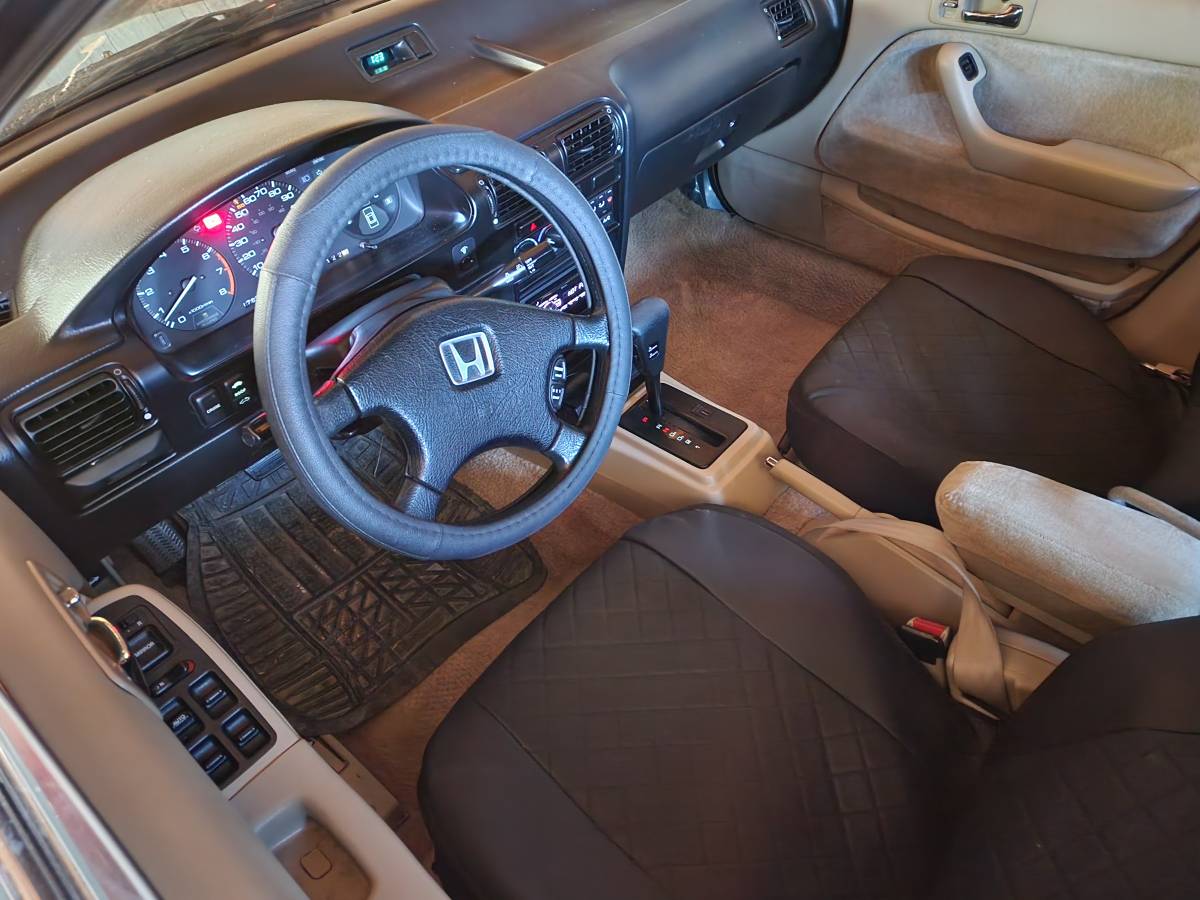 Honda-accord-1991-13