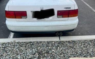 Honda-accord-1993-white