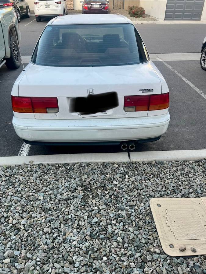Honda-accord-1993-white