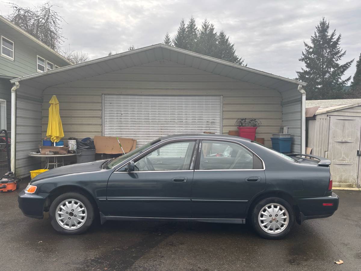 Honda-accord-1996-green