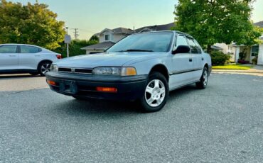 Honda-accord-4-door-sedan-1992-white-6
