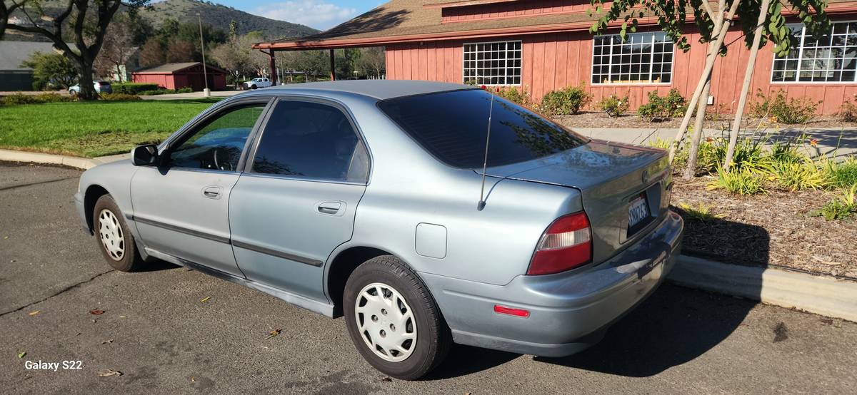 Honda-accord-lx-1994-grey-1
