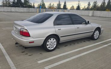 Honda-accord-lx-1996-silver-11