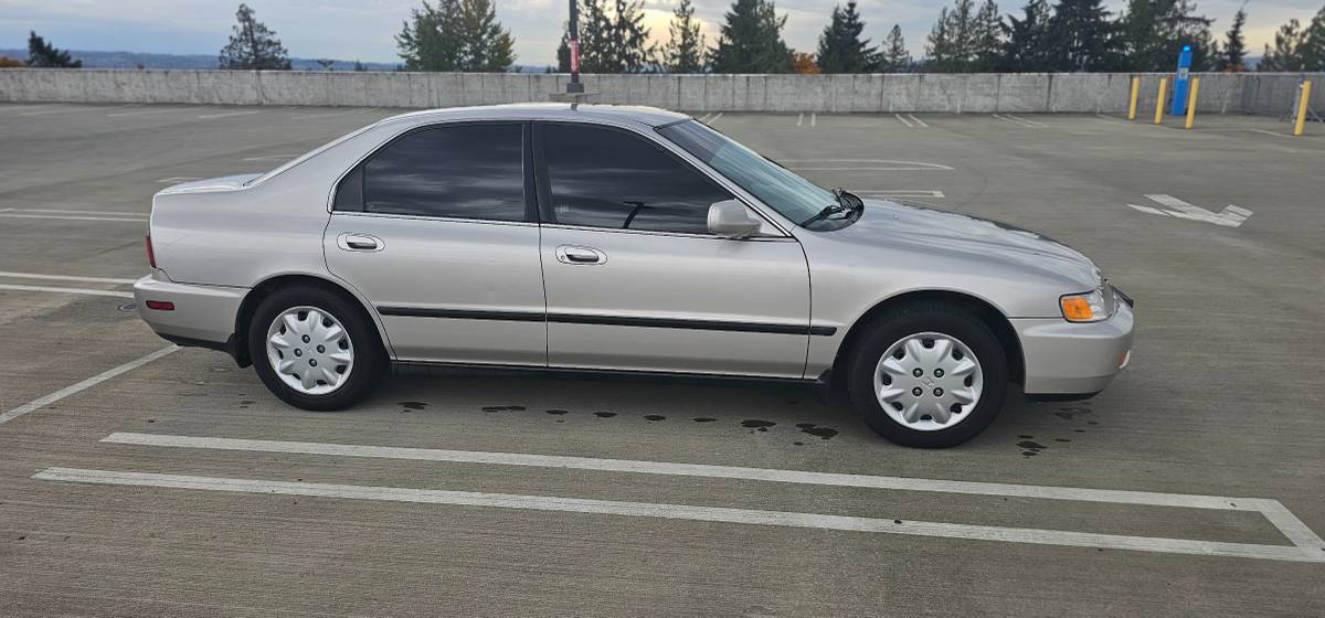 Honda-accord-lx-1996-silver-12