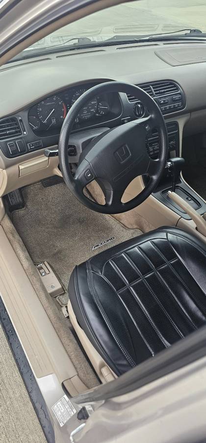 Honda-accord-lx-1996-silver-16