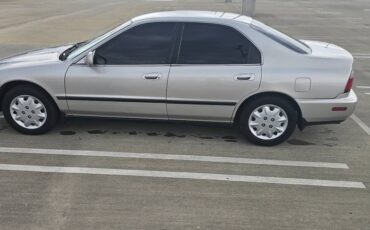Honda-accord-lx-1996-silver