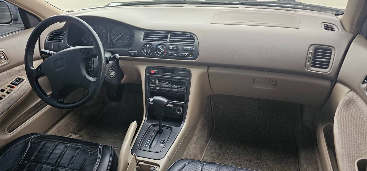 Honda-accord-lx-1996-silver-6